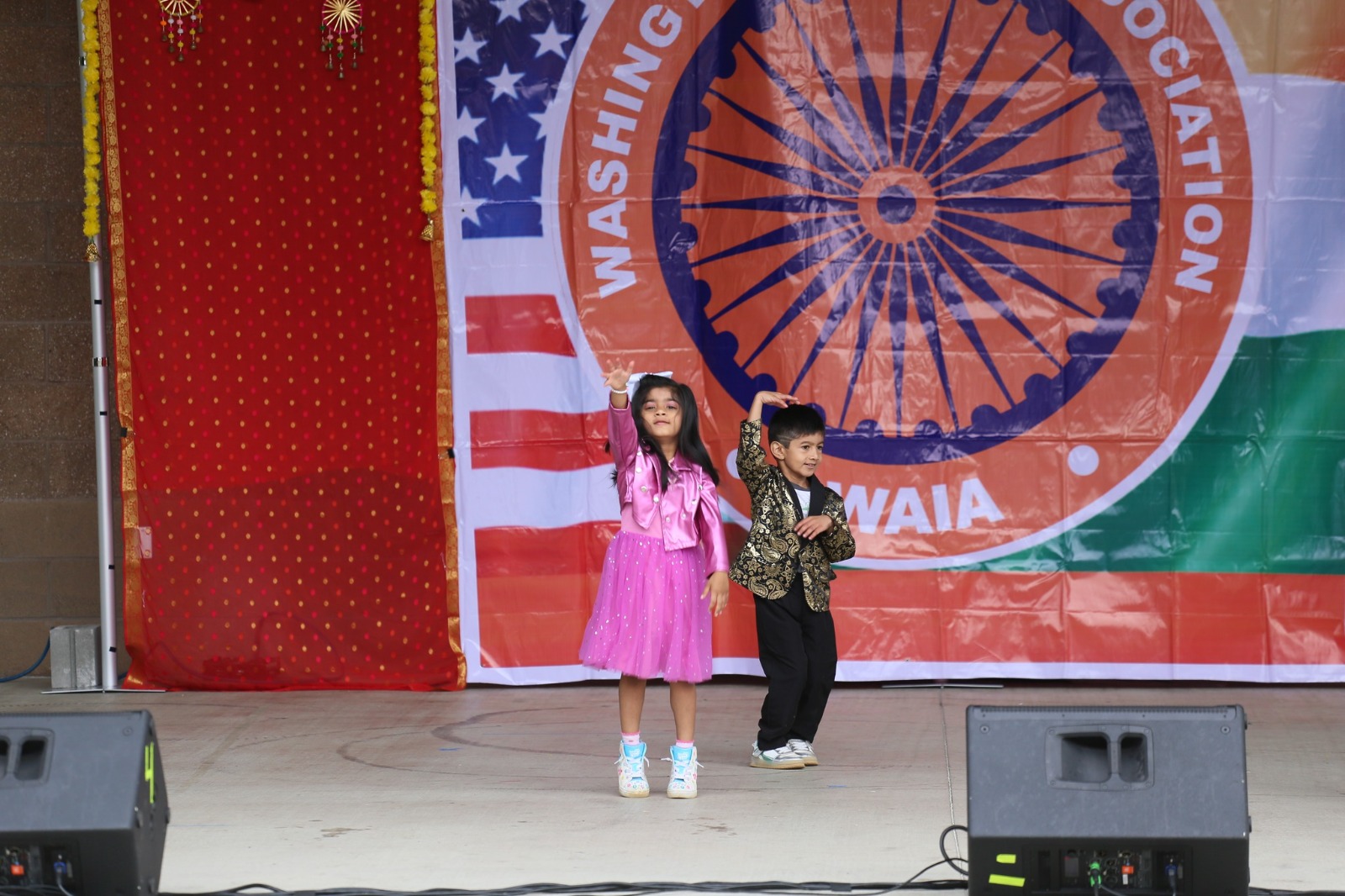 StudioTaal Summer performance by Little Rockstar