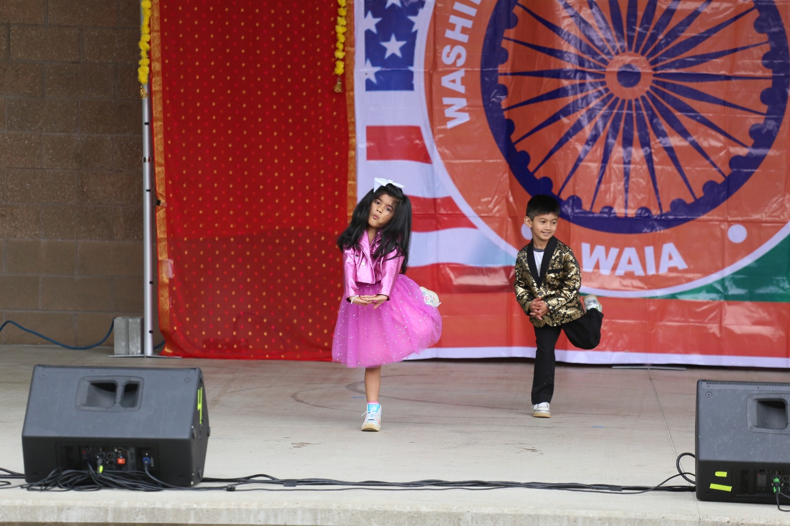 StudioTaal Summer performance by Little Rockstar