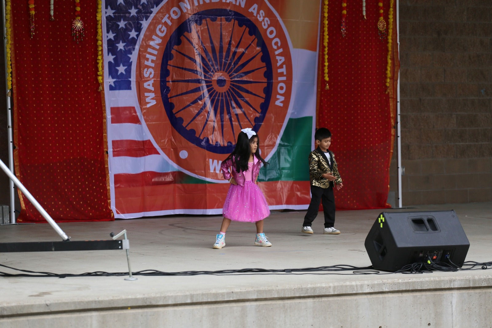 StudioTaal Summer performance by Little Rockstar